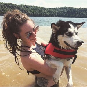 Meet your Posher, Cass